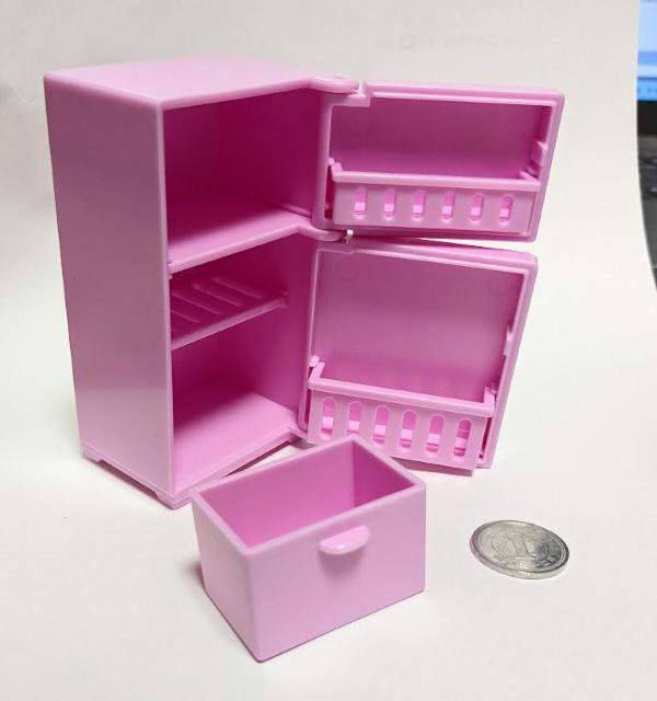 ミニチュア★冷蔵庫A★2ドア★訳あり★うさぎちゃん★ピンク★リカちゃんやシルバニアに★ドールハウスに★無地のホワイトもございます★ < おもちゃ  ミニチュア★冷蔵庫A★2ドア★訳あり★うさぎちゃん★ピンク★リカちゃんやシルバニアに★ドールハウスに★無地のホワイトもございます★ < おもちゃの