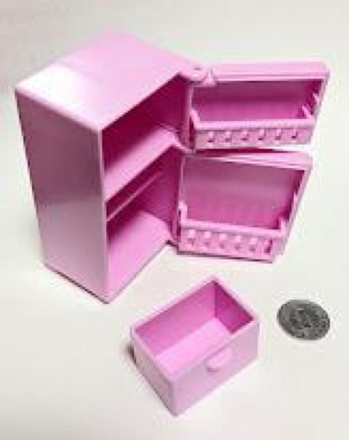 ミニチュア★冷蔵庫A★2ドア★訳あり★うさぎちゃん★ピンク★リカちゃんやシルバニアに★ドールハウスに★無地のホワイトもございます★ < おもちゃ  ミニチュア★冷蔵庫A★2ドア★訳あり★うさぎちゃん★ピンク★リカちゃんやシルバニアに★ドールハウスに★無地のホワイトもございます★ < おもちゃの