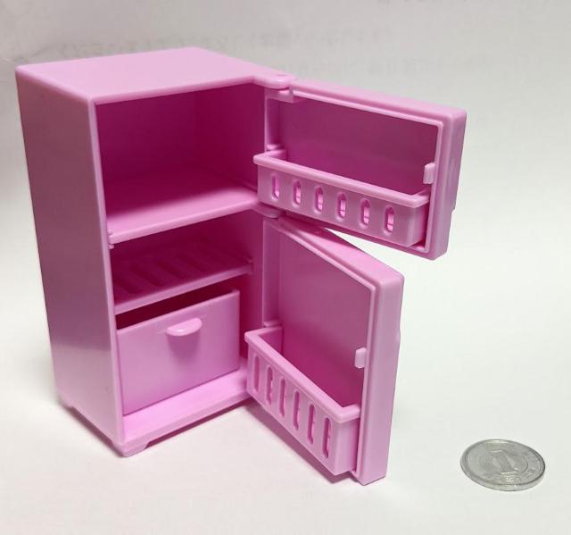ミニチュア★冷蔵庫A★2ドア★訳あり★うさぎちゃん★ピンク★リカちゃんやシルバニアに★ドールハウスに★無地のホワイトもございます★ < おもちゃ  ミニチュア★冷蔵庫A★2ドア★訳あり★うさぎちゃん★ピンク★リカちゃんやシルバニアに★ドールハウスに★無地のホワイトもございます★ < おもちゃの