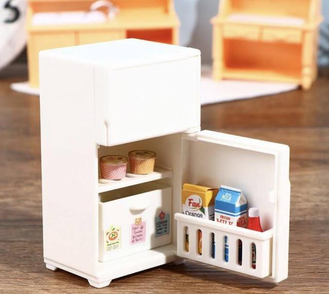 ミニチュア★冷蔵庫A★2ドア★訳あり★うさぎちゃん★ピンク★リカちゃんやシルバニアに★ドールハウスに★無地のホワイトもございます★ < おもちゃ  ミニチュア★冷蔵庫A★2ドア★訳あり★うさぎちゃん★ピンク★リカちゃんやシルバニアに★ドールハウスに★無地のホワイトもございます★ < おもちゃの