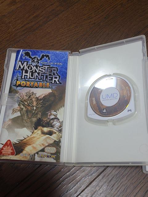 モンスターハンターポータブル 3本セット < ゲーム本体/ソフト モンスターハンターポータブル 3本セット < ゲーム本体/ソフトの