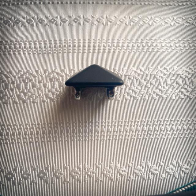 ラ ドログリー フランス素材ハンドメイド☆粋 神秘的 フレンチビーズ ノワール ピラミッド スタッズ 帯留 < 女性ファッション  ラ ドログリー フランス素材ハンドメイド☆粋 神秘的 フレンチビーズ ノワール ピラミッド スタッズ 帯留 < 女性ファッションの