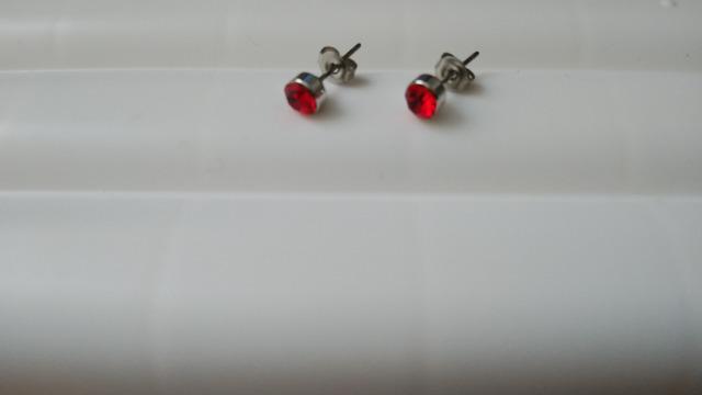 �ԐF�X�g�[���s�A�X�Q���S�V�b�N/���b�N�n�����g�p����  �� �����A�N�Z�T���[/���v�� 