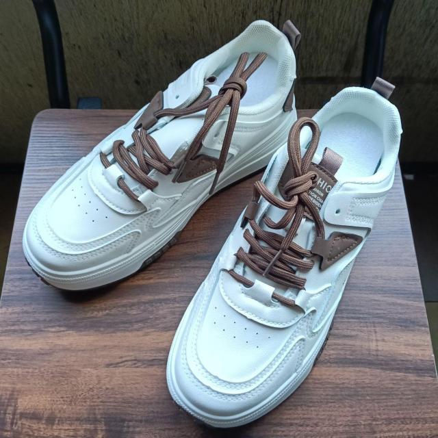 新品 25cm レディース スニーカー ホワイト シューズ 靴 カジュアル < 女性ファッション 新品 25cm レディース スニーカー ホワイト シューズ 靴 カジュアル < 女性ファッションの