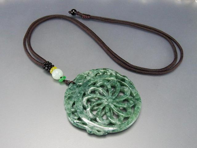 濃い緑ひすいジェダイト本翡翠デか螺旋菊花紋ヒキュウ彫刻天然石紐ネックレス < 女性アクセサリー/時計  濃い緑ひすいジェダイト本翡翠デか螺旋菊花紋ヒキュウ彫刻天然石紐ネックレス < 女性アクセサリー/時計の