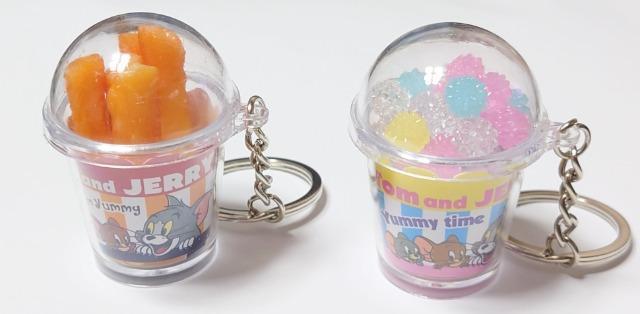 トムとジェリー★ミニチュア スイーツインカップ キーホルダー【2個セット】 < アニメ/コミック/キャラクター トムとジェリー★ミニチュア スイーツインカップ キーホルダー【2個セット】 < アニメ/コミック/キャラクターの