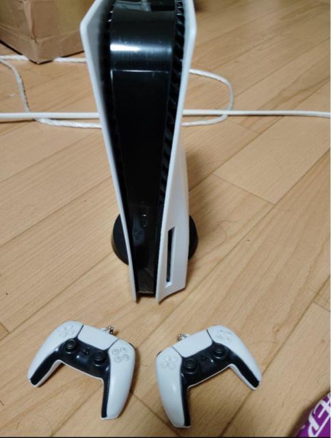 PlayStation5 CFI-1000A01ディスクドライブ搭載型貯金箱 < ゲーム本体/ソフト  PlayStation5 CFI-1000A01ディスクドライブ搭載型貯金箱  < ゲーム本体/ソフトの