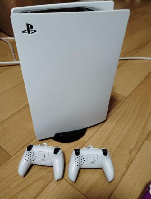 PlayStation5 CFI-1000A01ディスクドライブ搭載型貯金箱 < ゲーム本体/ソフト  PlayStation5 CFI-1000A01ディスクドライブ搭載型貯金箱 < ゲーム本体/ソフトの