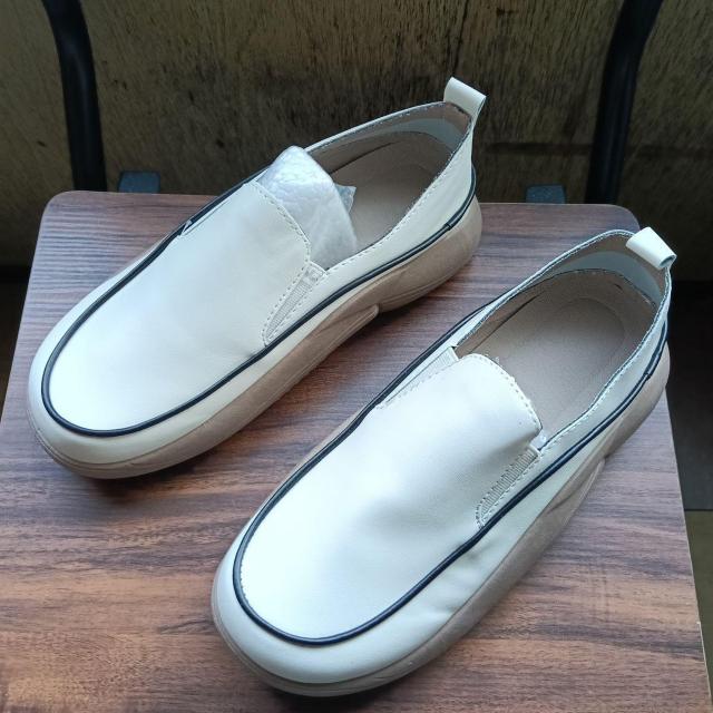 新品 24.5cm レディース スニーカー ホワイト シューズ 靴 カジュアル < 女性ファッション 新品 24.5cm レディース スニーカー ホワイト シューズ 靴 カジュアル < 女性ファッションの