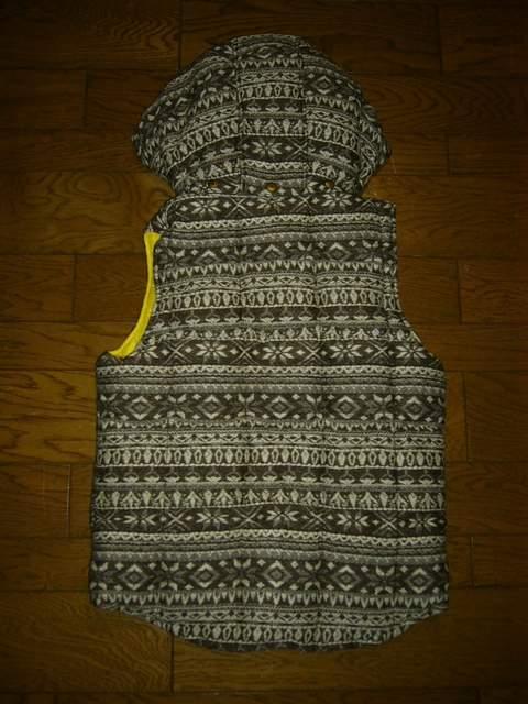 新品TMTノルディック系柄中綿パーカーベストS雪柄ダウン2WAY < ブランド 新品TMTノルディック系柄中綿パーカーベストS雪柄ダウン2WAY < ブランドの