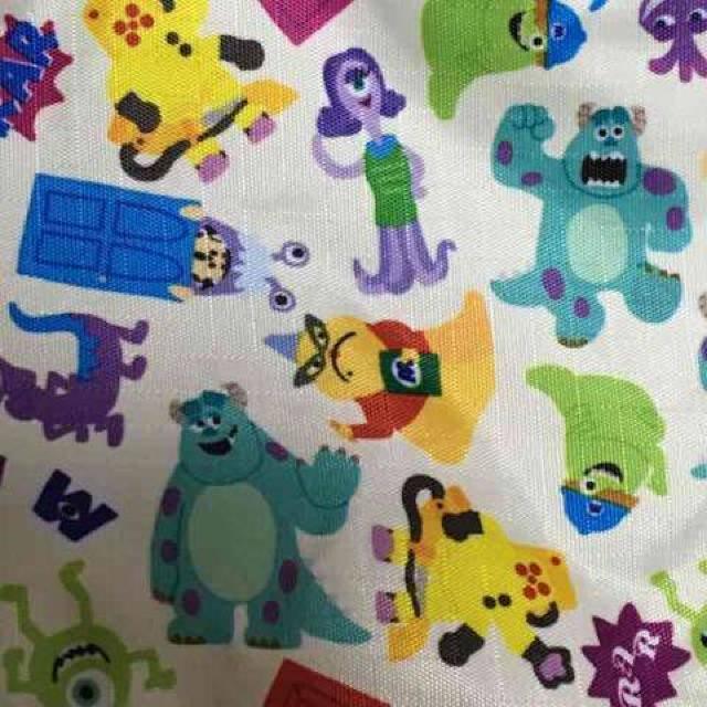 ディズニー・ポケッタブルトートバッグ。モンスターズインク柄白 < ブランド  ディズニー・ポケッタブルトートバッグ。モンスターズインク柄白 < ブランドの