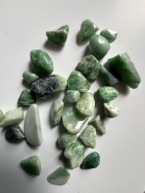 糸魚川産!翡翠さざれ石20グラム!and桃簾石さざれ石10グラム!andブラジル産アメジストさざれ石19グラムの3点セット! < インテリア/ライフ  糸魚川産!翡翠さざれ石20グラム!and桃簾石さざれ石10グラム!andブラジル産アメジストさざれ石19グラムの3点セット! < インテリア/ライフの