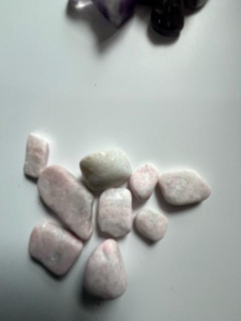 糸魚川産!翡翠さざれ石20グラム!and桃簾石さざれ石10グラム!andブラジル産アメジストさざれ石19グラムの3点セット! < インテリア/ライフ  糸魚川産!翡翠さざれ石20グラム!and桃簾石さざれ石10グラム!andブラジル産アメジストさざれ石19グラムの3点セット! < インテリア/ライフの