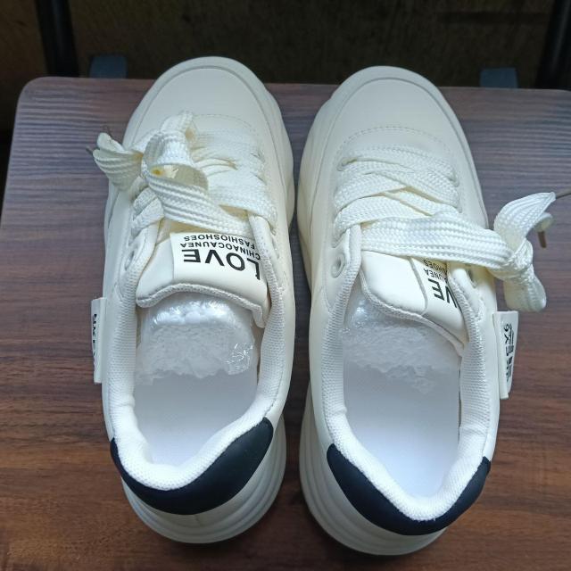 新品 22.5cm レディース スニーカー ホワイト シューズ 靴 カジュアル < 女性ファッション 新品 22.5cm レディース スニーカー ホワイト シューズ 靴 カジュアル < 女性ファッションの