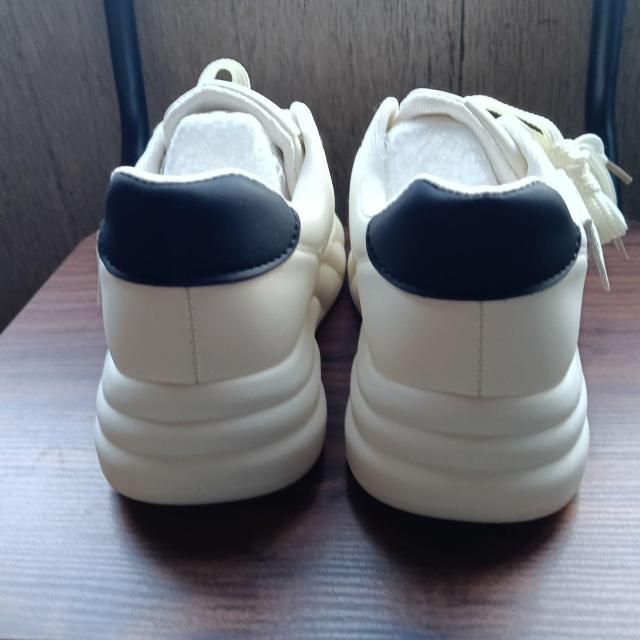 新品 22.5cm レディース スニーカー ホワイト シューズ 靴 カジュアル < 女性ファッション 新品 22.5cm レディース スニーカー ホワイト シューズ 靴 カジュアル < 女性ファッションの