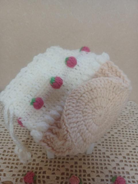 ☆Hand made☆ 苺のカップケーキ*巾着*花 < 女性ファッション ☆Hand made☆ 苺のカップケーキ*巾着*花 < 女性ファッションの