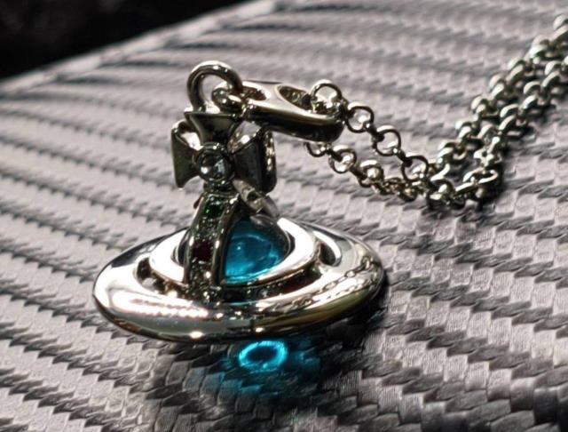 Vivienne Westwood �^�C�j�[ �I�[�u �l�b�N���X �� �u�����h�� 