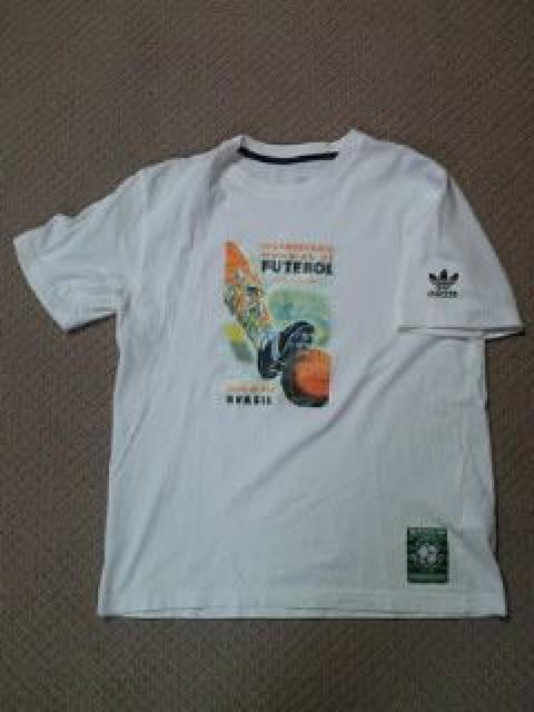 adidas アディダス サッカー ワールドカップ ポスター デザイン Tシャツ ホワイト Sサイズ < 男性ファッション  adidas アディダス サッカー ワールドカップ ポスター デザイン Tシャツ ホワイト Sサイズ < 男性ファッションの