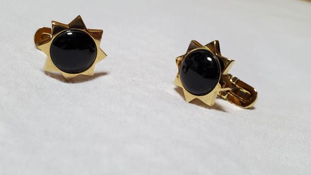 正規未 ジバンシィ クラシックラグジュアリー カボションストーン フラワーカフス スターカフリンクス ラウンドコンポジットボタンL < ブランド 正規未 ジバンシィ クラシックラグジュアリー カボションストーン フラワーカフス スターカフリンクス ラウンドコンポジットボタンL < ブランドの