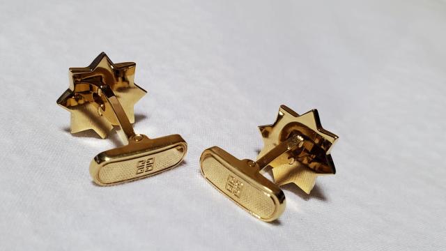 正規未 ジバンシィ クラシックラグジュアリー カボションストーン フラワーカフス スターカフリンクス ラウンドコンポジットボタンL < ブランド 正規未 ジバンシィ クラシックラグジュアリー カボションストーン フラワーカフス スターカフリンクス ラウンドコンポジットボタンL < ブランドの