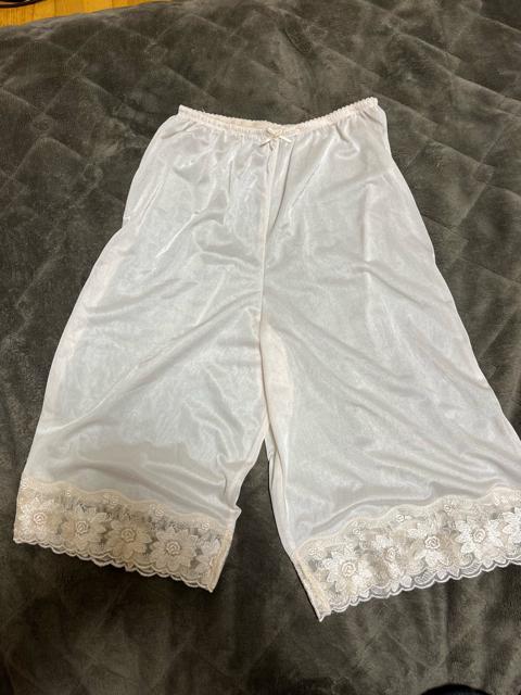 ☆☆☆タンス整理品 衣類 おまとめOK ホームクリーニング済み ペチパンツ 花柄 ライトベージュ M-55 < 女性ファッション  ☆☆☆タンス整理品 衣類 おまとめOK ホームクリーニング済み ペチパンツ 花柄 ライトベージュ M-55  < 女性ファッションの