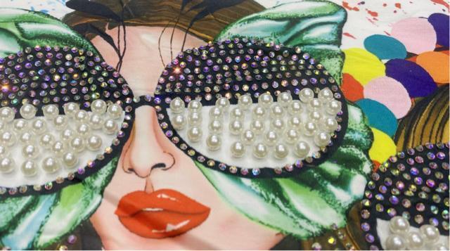 ゆったりtシャツ キラキララインストーン パール付き サングラスガール ホワイト 大きいサイズ < 女性ファッション ゆったりtシャツ キラキララインストーン パール付き サングラスガール ホワイト 大きいサイズ < 女性ファッションの