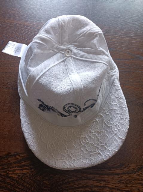 Brownie★花模様白レース キャップ 帽子★新品同様★素敵★ブラウニー★ < 女性ファッション  Brownie★花模様白レース キャップ 帽子★新品同様★素敵★ブラウニー★ < 女性ファッションの