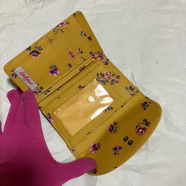 【Cath Kidston / キャスキッドソン】 花柄 / 三つ折り財布 < ブランド 【Cath Kidston / キャスキッドソン】 花柄 / 三つ折り財布 < ブランドの