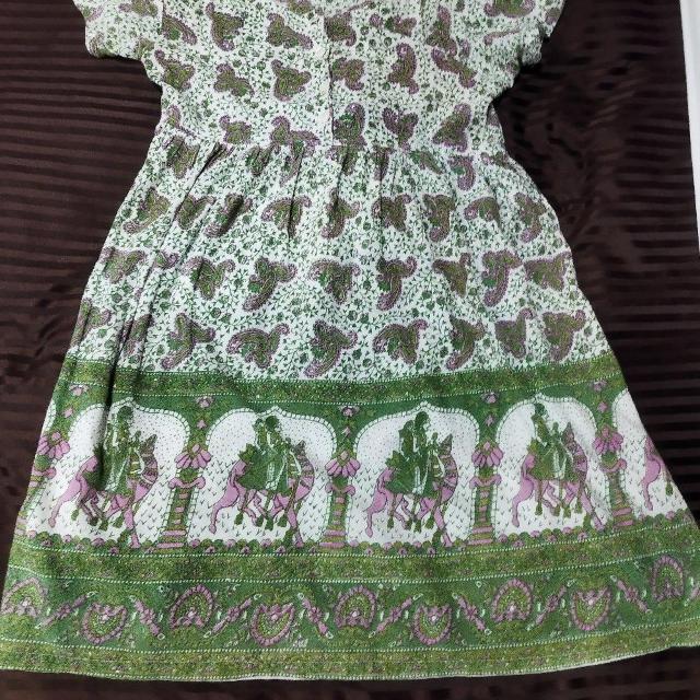 ペイズリー柄インド綿半袖ひざ丈ワンピース S/M < 女性ファッション ペイズリー柄インド綿半袖ひざ丈ワンピース S/M < 女性ファッションの