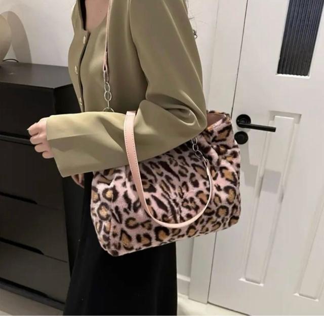 レオパード豹柄 ピンクファー 可愛い ショルダー トート バック おしゃれ 人気 < 女性ファッション レオパード豹柄 ピンクファー 可愛い ショルダー トート バック おしゃれ 人気 < 女性ファッションの