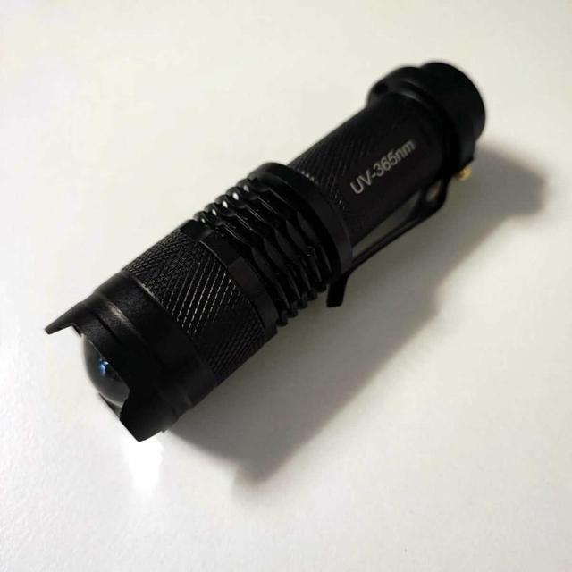ブラックライト 365nm 紫外線ライト LED 高出力タイプ 真贋判定 蓄光 UV 偽造 レジン 硬化 アニサキス 釣り < 家電/AV  ブラックライト 365nm 紫外線ライト LED 高出力タイプ 真贋判定 蓄光 UV 偽造 レジン 硬化 アニサキス 釣り < 家電/AVの