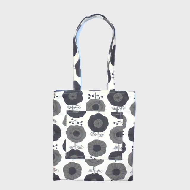 ◆ちょっと持ちぺたんこトートバッグ◆北欧◆黒グレーの花×白地◆エコバッグ サブバッグ < 女性ファッション ◆ちょっと持ちぺたんこトートバッグ◆北欧◆黒グレーの花×白地◆エコバッグ サブバッグ < 女性ファッションの