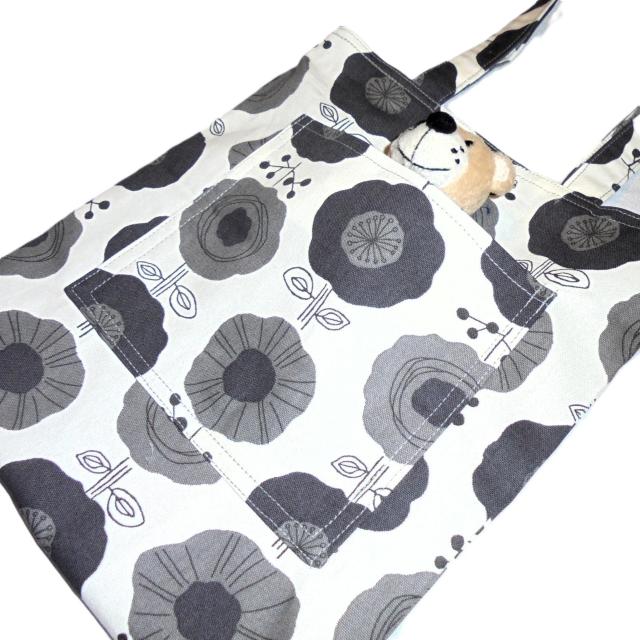 ◆ちょっと持ちぺたんこトートバッグ◆北欧◆黒グレーの花×白地◆エコバッグ サブバッグ < 女性ファッション ◆ちょっと持ちぺたんこトートバッグ◆北欧◆黒グレーの花×白地◆エコバッグ サブバッグ < 女性ファッションの