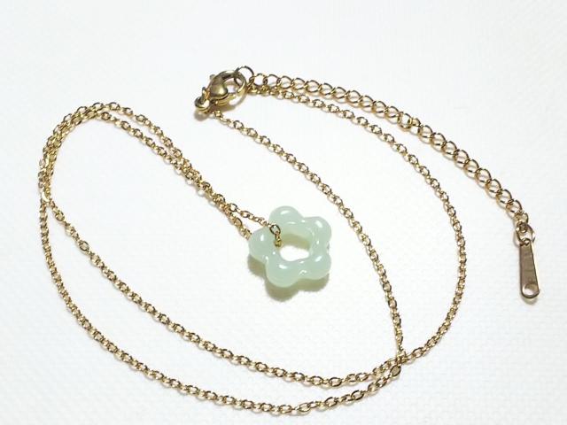 天然石★ミャンマー翡翠 お花 ペンダント < 女性アクセサリー/時計 天然石★ミャンマー翡翠 お花 ペンダント < 女性アクセサリー/時計の
