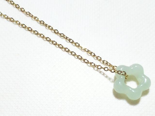 天然石★ミャンマー翡翠 お花 ペンダント < 女性アクセサリー/時計 天然石★ミャンマー翡翠 お花 ペンダント < 女性アクセサリー/時計の