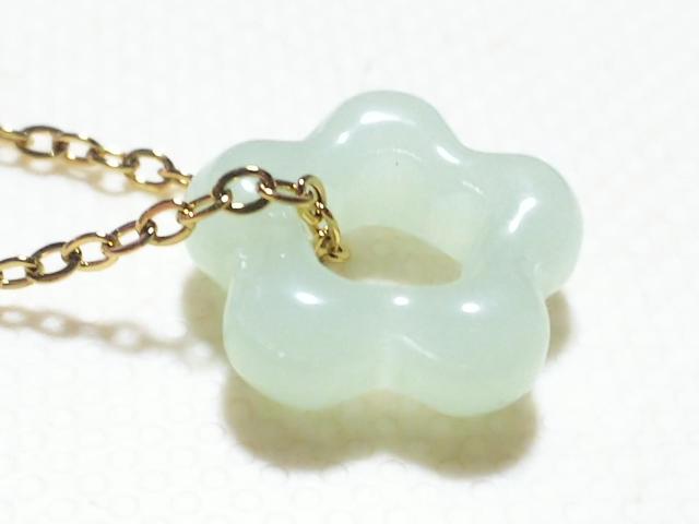 天然石★ミャンマー翡翠 お花 ペンダント < 女性アクセサリー/時計 天然石★ミャンマー翡翠 お花 ペンダント < 女性アクセサリー/時計の