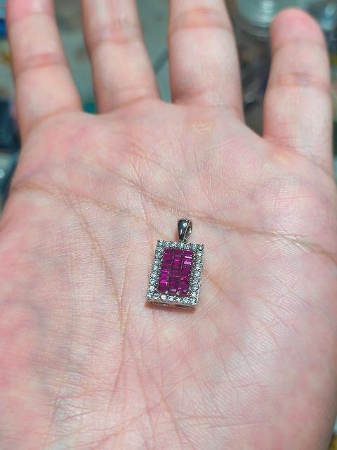 K18WGルビーとダイヤが美しいペンダントトップ☆★ < 女性アクセサリー/時計 K18WGルビーとダイヤが美しいペンダントトップ☆★ < 女性アクセサリー/時計の