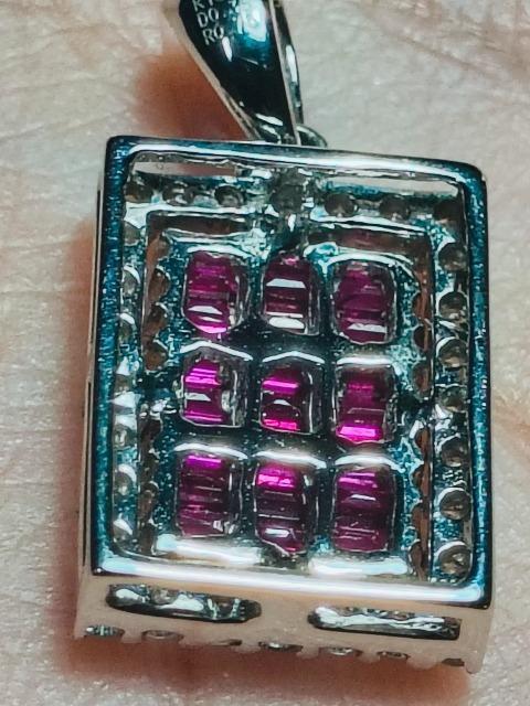 K18WGルビーとダイヤが美しいペンダントトップ☆★ < 女性アクセサリー/時計 K18WGルビーとダイヤが美しいペンダントトップ☆★ < 女性アクセサリー/時計の