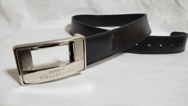正規 ヴェルサーチ コレクション クラシック アイコンロゴ L スクエアブロックオープン プレートバックル レザーベルト黒 調節可 < ブランド 正規 ヴェルサーチ コレクション クラシック アイコンロゴ L スクエアブロックオープン プレートバックル レザーベルト黒 調節可 < ブランドの