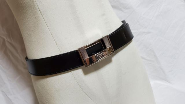 正規 ヴェルサーチ コレクション クラシック アイコンロゴ L スクエアブロックオープン プレートバックル レザーベルト黒 調節可 < ブランド 正規 ヴェルサーチ コレクション クラシック アイコンロゴ L スクエアブロックオープン プレートバックル レザーベルト黒 調節可 < ブランドの