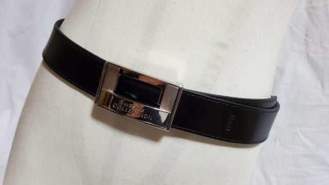 正規 ヴェルサーチ コレクション クラシック アイコンロゴ L スクエアブロックオープン プレートバックル レザーベルト黒 調節可 < ブランド 正規 ヴェルサーチ コレクション クラシック アイコンロゴ L スクエアブロックオープン プレートバックル レザーベルト黒 調節可 < ブランドの