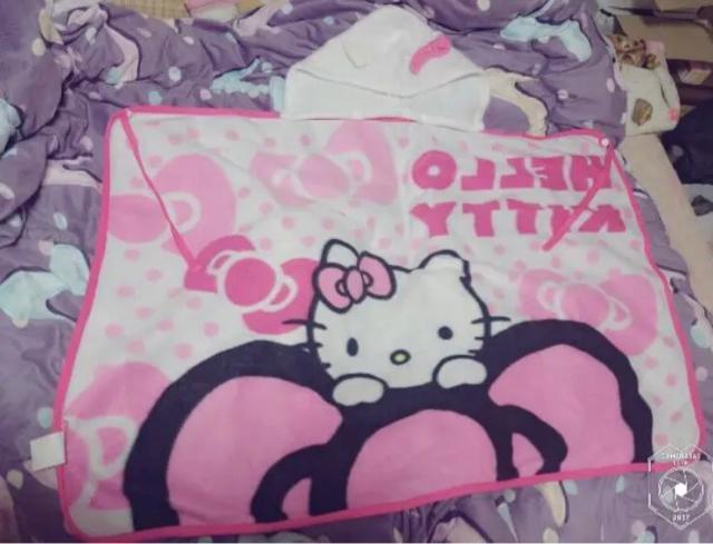 激かわ キティーちゃん耳フードつきブランケット < 女性ファッション  激かわ キティーちゃん耳フードつきブランケット  < 女性ファッションの