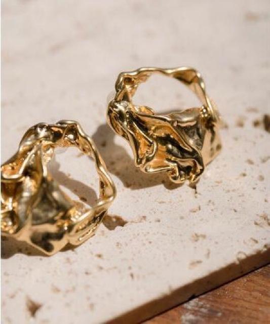 丸井購入●大振りピアス●SAISON DE PAPILLONセゾン ド パピヨン【新品】サークルモチーフスタッズピアス●金ゴールド < 女性アクセサリー/時計 丸井購入●大振りピアス●SAISON DE PAPILLONセゾン ド パピヨン【新品】サークルモチーフスタッズピアス●金ゴールド < 女性アクセサリー/時計の