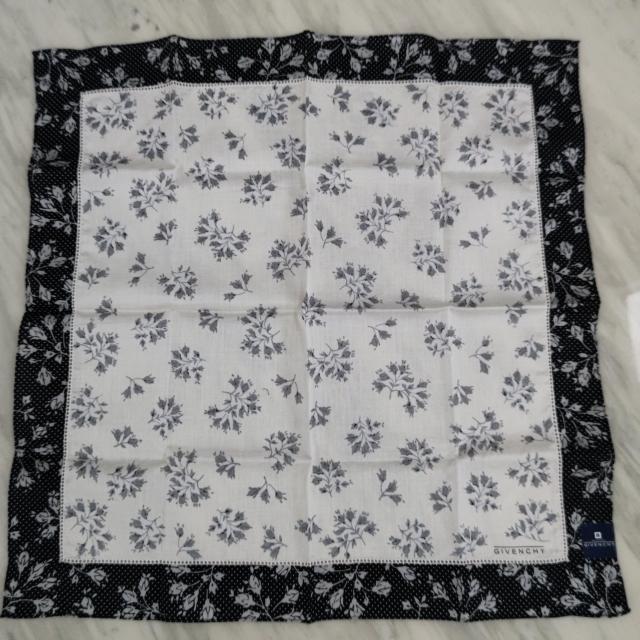 ジバンシー ハンカチ < 女性ファッション ジバンシー ハンカチ < 女性ファッションの