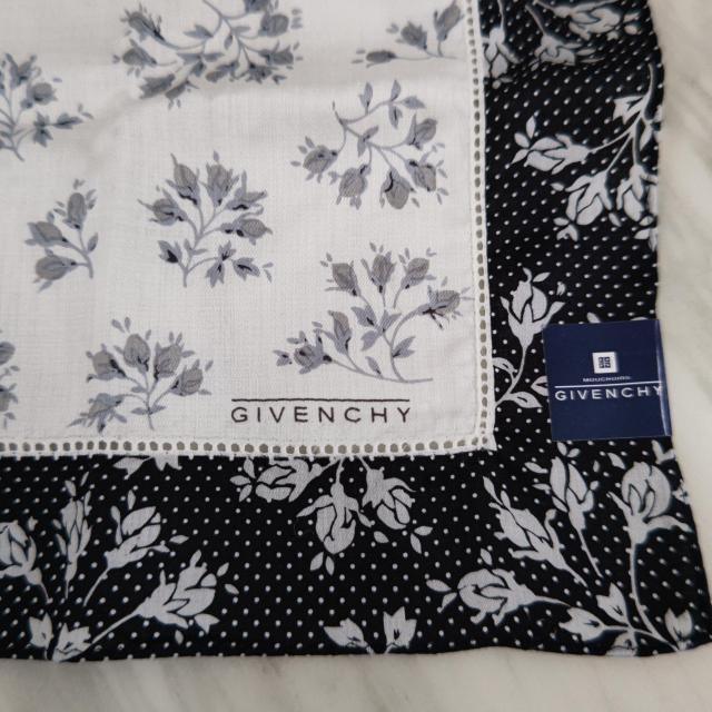 ジバンシー ハンカチ < 女性ファッション ジバンシー ハンカチ < 女性ファッションの