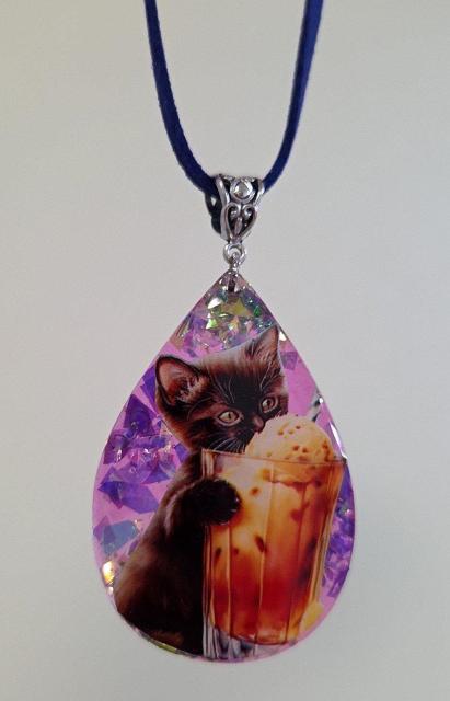 黒猫ちゃんキラキラかわいいレジンネックレス★  黒猫アクセサリー  黒猫ネックレス  猫ペンダント  ネックレスねこ  ねこレジン < 女性ファッション  黒猫ちゃんキラキラかわいいレジンネックレス★  黒猫アクセサリー  黒猫ネックレス  猫ペンダント  ネックレスねこ  ねこレジン < 女性ファッションの