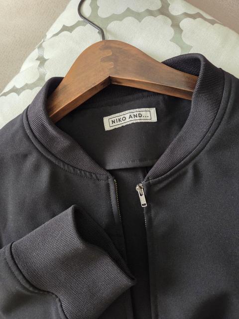 Aniko and…アウター★シンプルなブラックブルゾン < ブランド Aniko and…アウター★シンプルなブラックブルゾン < ブランドの