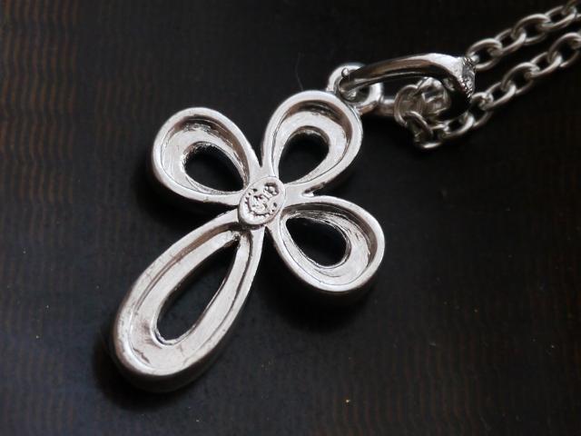 新品 アンティーク調クロスストーンネックレス < 女性アクセサリー/時計  新品 アンティーク調クロスストーンネックレス < 女性アクセサリー/時計の