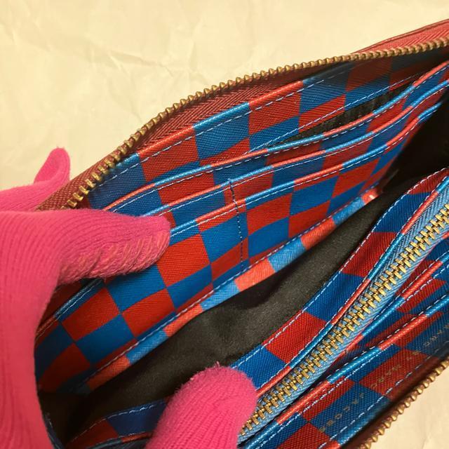 【マークバイマークジェイコブス】 ラウンドファスナー / 長財布 / 茶 赤 < ブランド  【マークバイマークジェイコブス】 ラウンドファスナー / 長財布 / 茶 赤 < ブランドの