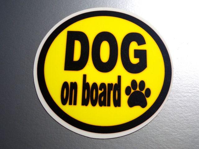 DOG on boardイエローステッカー○犬が乗ってます☆耐水シール < 自動車/バイク DOG on boardイエローステッカー○犬が乗ってます☆耐水シール < 自動車/バイク